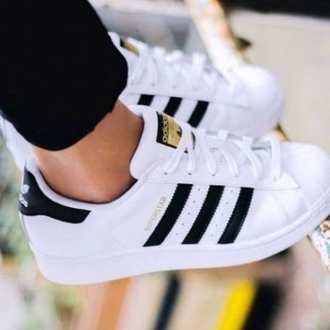 15 Sneakers To Add To Your Wardrobe This Spring - Society19 Skor Sneakers, Adidas Shoes Superstar, Superstars Shoes, Adidas Shoes Women, Shoes Sneakers Adidas, Fesyen Wanita, Casual Shoes Women, Anton, Tennis Shoes