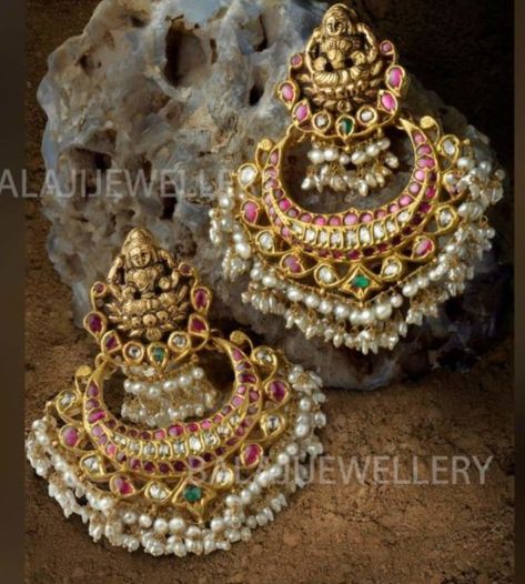 Temple Jewellery Earrings, Gold Temple Jewellery, Gold Earrings Wedding, Jewellery Bridal, Jewellery Wedding, Gold Jewelry Simple Necklace, Beaded Necklace Designs, Antique Bridal Jewelry, Bridal Diamond Jewellery