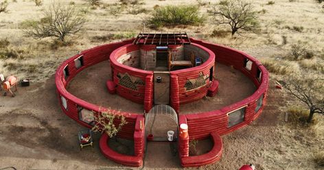 Hyperadobe House, Earth Ship, Earth Bag Homes, Shed Office, Earth Bag, Off Grid House, مركز ثقافي, Earthship Home, Earth Sheltered