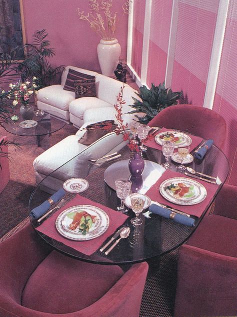 Female Executive, Retro Homes, 90s Interior, 90s House, 80s Interior Design, Monochromatic Decor, 80s Home, 80s Interior, 80s Decor