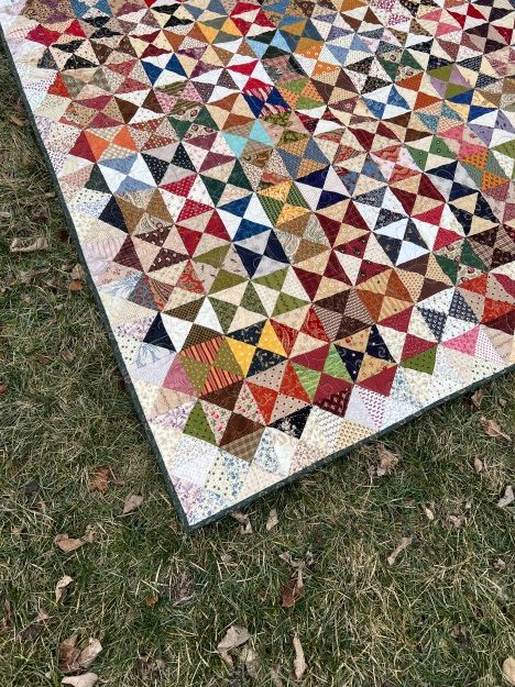 Hourglass Quilt Block Pattern, Hourglass Quilts Ideas, Hourglass Quilt Pattern, Hourglass Quilts, Hourglass Quilt, Triangle Quilts, Border Ideas, Scrappy Quilt Patterns, Quilting Inspiration