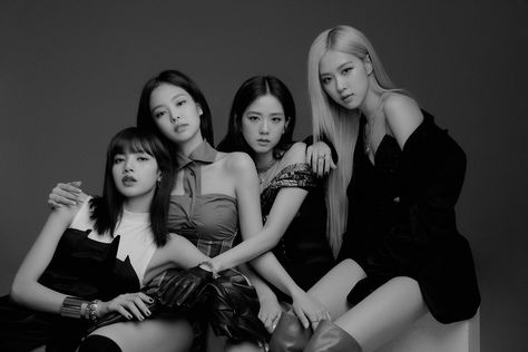 Blackpink Kill This Love Japanese Discord Pfp, Tokyo Dome, Blackpink Poster, Seoul Music Awards, Blackpink Members, Media Sosial, Jennie Lisa, Kim Jisoo, Group Photos