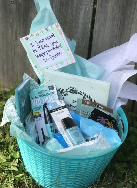 Teal Themed Gift Basket, Teal Gift Basket Ideas, Bday Basket, Blue Gift Basket, Diy Mother's Day Gift Basket, Purple Pics, Valentine Basket, Teal Birthday, Birthday Sleepover Ideas