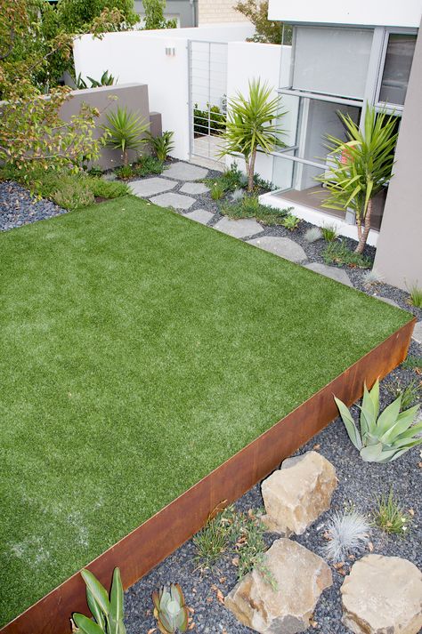 Raised Grass Bed, Raised Grass Area, Back Garden Design, Maternity Style, Back Garden, Backyard Landscaping Designs, Modern Garden, Backyard Ideas, Backyard Landscaping