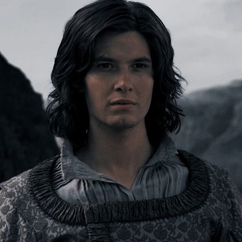 Prince Caspian Icon, Narnia Core, Caspian Narnia, Narnia Oc, Michael Beck, People Inspiration, Narnia Prince Caspian, Celebrity Icons, Prince Caspian