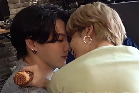 Love - couple - Jimin - Jungkook - kiss Jimin's Lips, Bts Kiss, Bts Wings, Putao, Jimin Jungkook, Kim Seokjin, Kim Namjoon, Bangtan Sonyeondan, Kim Taehyung