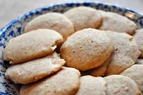 Bumblebee Cookies, Honey Bee Cookies, Bee Cookies, Honey Cookies, 2024 Recipes, Rosh Hashana, Bee Pollen, Jewish Holidays, Bees Knees