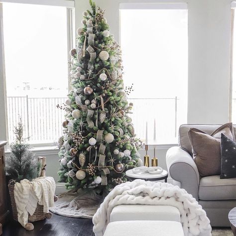 King Of Christmas on Instagram: “Happy Sunday! Only 41 days until Christmas⛄️ Loving @caseynowellinteriors holiday decor! 🎄: Royal Fir Slim” Champagne Christmas, Slim Artificial Christmas Trees, Color Led Lights, Realistic Christmas Trees, Types Of Christmas Trees, Realistic Artificial Christmas Trees, Slim Tree, Slim Christmas Tree, Ribbon Garland