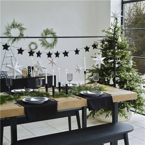 Create a beautiful festive centrepiece by hanging garlands, decorations, tinsel or foliage on this metal table arch frame. Customisable, versatile and can be used with any Christmas theme you like, making it easy to create an impressive table centerpiece. Also great for other special occasions & parties! Split into sections for easy transport & storage with the two clamps on the side poles and telescopic adjustable pole lengths in the middle. The centre pole extends from 150cm  - 240cm so can be used for a range of table lengths. Please note that the decorations are not included. The maximum weight this can hold is approximately 3KG. The minimum table depth (without using wafers) for the clamp is 2cm. The maximum depth of the clamp is 5.8cm. Each pack contains: 1 x Top pole (150cm) 2 x Sli Table Clamp Pole Decoration, Table Arch Decor Christmas, Hanging Christmas Decorations Over Table, Table Arch Christmas, Over Table Decorations, Christmas Table Arch, Table Arch Decor, Arch Over Table, Black And White Christmas Table Decor