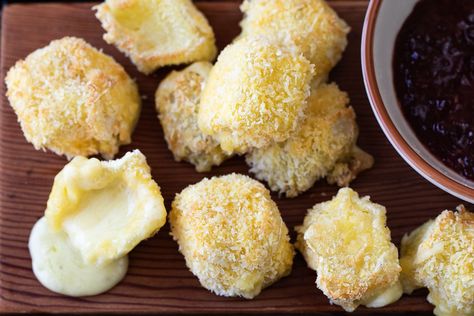 Air Fryer Nibbles, Air Fryer Brie Bites, Cheese Air Fryer Recipes, Brie Cheese Recipes Air Fryer, Brie In Air Fryer, Air Fried Brie, Air Fry Brie Cheese, Homemade Air Fryer Cheese Curds, Airfryer Cheese Crisps