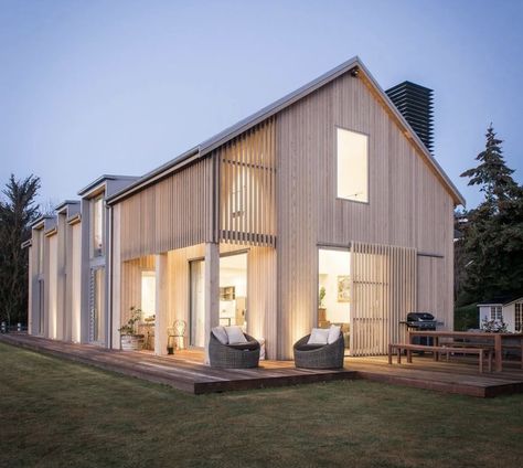 Modern Barn Style, External Design, Shiplap Ceiling, Hidden Lighting, Timber Screens, Contemporary Barn, Timber Slats, Farm Buildings, Barn Style House