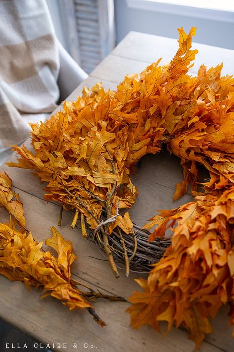 Create a stunning fall wreath for your front door with this easy DIY tutorial. It is the perfect way to display beautiful and inviting autumn colors. Diy Leaf Decor, Diy Fall Garland, Fall Wreath Tutorial, Fall Leaf Decor, Maple Leaf Wreath, Farmhouse Fall Wreath, Leaf Collage, Fall Decor Wreaths, Fall Leaf Wreaths