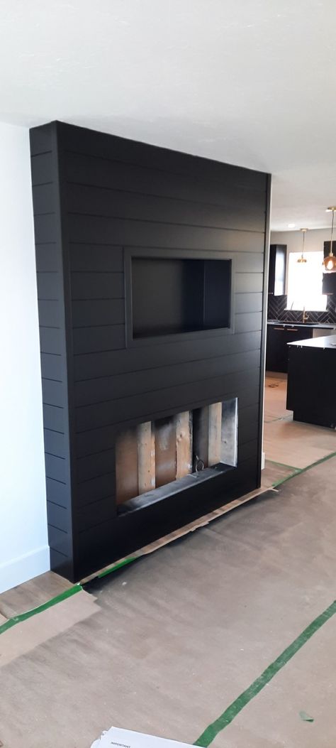 Accent Wall Entertainment Center, Fireplace Column, Tv Layout, Black Fireplace Wall, Fireplace Walls, Black Electric Fireplace, Tv Fireplace, Media Walls, House Upgrades