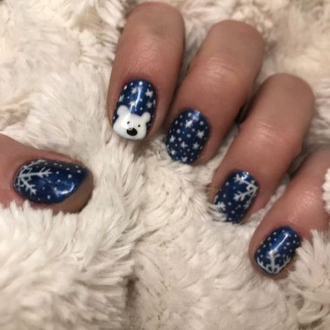 Winter Penguin Nails, Kids Winter Nails, Penguin Christmas Nails, Penguin Nails Christmas, Christmas Nails Penguin, Funky Winter Nails, Winter Toenails, Fun Winter Nails, Holiday Manicure Ideas