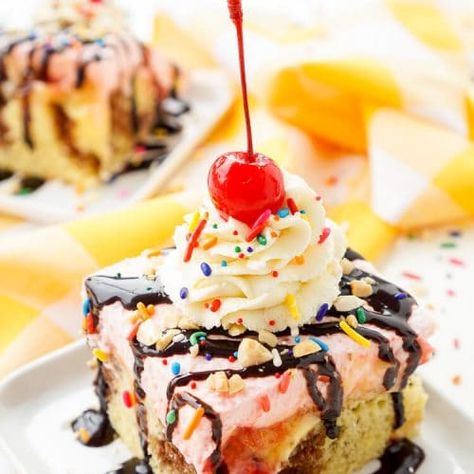 This Banana Split Cake will be the most fun dessert you'll make all summer! Layers of chocolate, vanilla, strawberry, banana, and the list goes on! Your family will beg you to make it again! Banana Split Cake Recipe, Banana Split Cake, Weekly Menu Plan, Banana Split Dessert, Fun Dessert, Summer Layers, Dessert Simple, Poke Cake Recipes, Poke Cakes