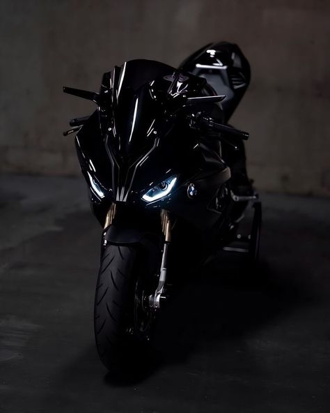 Bmw Rr1000 Wallpapers, Bmw 1000rr Black, Bmw Bikes Motorcycles, Black Motorcycle Aesthetic, Bmw S1000rr Black, Tristan Caine The Predator, Custom Sport Bikes Motorcycles, Bmw M1000rr, Tristan Caine