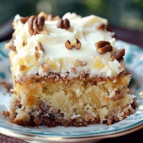 Pineapple Pecan Cake, Cream Cheese Bars Recipe, Lemon Cream Cheese Bars, Creamsicle Cake, Sweet Potato Cheesecake, Hummingbird Cake Recipes, Pineapple Dessert, Blueberry Dump Cakes, Fruit Cake Cookies