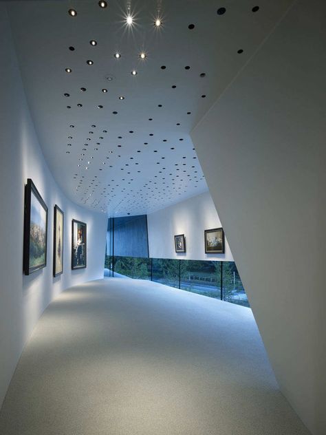 Japanese Museum, Art Gallery Interior, Realistic Oil Painting, Craft Booth Displays, Museum Displays, Realistic Paintings, Minimalist Architecture, Modern Art Deco, Chiba