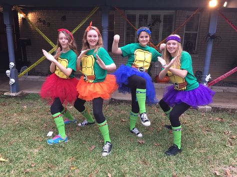 Women Ninja Turtle Costume, Girl Ninja Turtle, Pumpkin Pirate, Diy Ninja Turtle Costume, Teen Costumes, Halloween Costumes Couple, Costume Cowgirl, Turtle Pumpkin, Homemade Mermaid Costumes