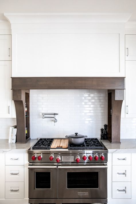 Bearspaw Custom Build | Modern Farmhouse — Veranda Estate Homes | Custom Home Builder Calgary Range Alcove, Veranda Estate Homes, Built In Daybed, Kitchen Cozy, Kitchen Cooktop, Natural Stone Fireplaces, Wide Plank Flooring, Kitchen Hoods, Kitchen Concepts