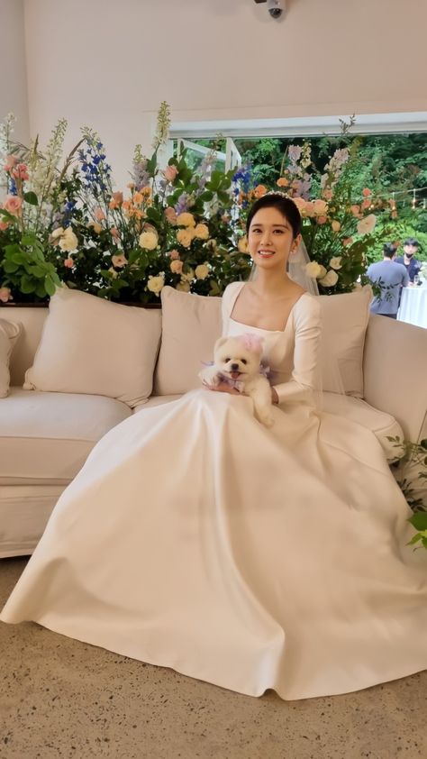 Jang Nara Wedding, Jang Na Ra, Korea Wedding Dress, Korean Bride, Prewedding Ideas, Jang Nara, Dream Gown, Korean Wedding Photography, Colored Wedding Dress