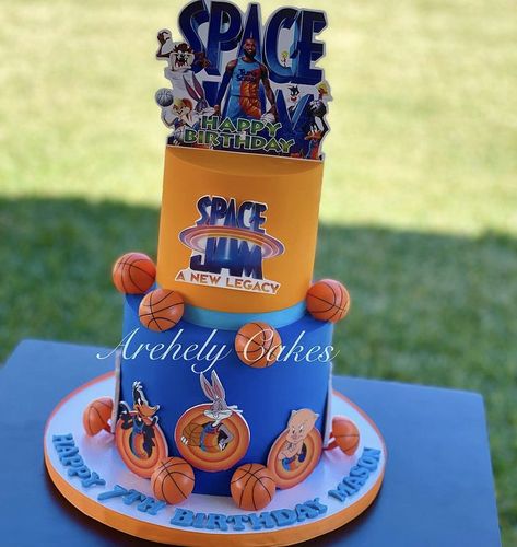 Spacejam Birthday Cake, Space Jam Cake, Space Jam Birthday Party Food Ideas, Space Jam Cake Toppers, Space Jam Birthday Party Cake, Space Jam Birthday Party, Space Jam Theme Birthday Party, Jojo Siwa Birthday Cake, Space Jam Theme