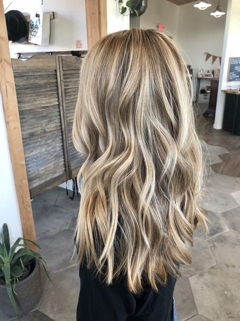 Low Lights On Blonde Hair Caramel, Subtle Low Lights For Blonde Hair, Pretty Blonde Hair Highlights, Blonde Highlight Hair Ideas, Hair Inspo Color Blonde Brown, Brown And White Blonde Hair, Long Blonde With Lowlights, Brown Low Lights For Blonde Hair Fall, Blonde Hair With Lowlights And Layers