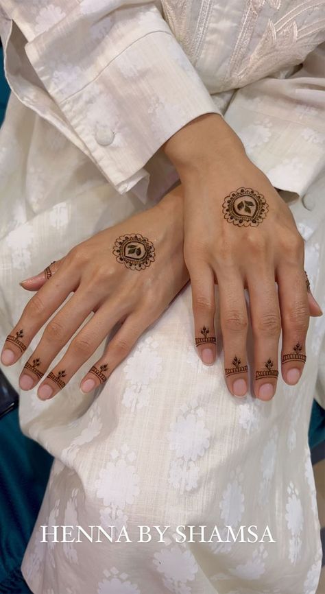 Henna Designs, Simple Henna Designs, Floral Henna, Henna designs for bride, Simple henna designs for beginners, Henna designs 2023, Henna Designs For Hand, Henna designs Arabic, Henna designs palm, Henna design back hand Dainty Arabic Henna Designs, Simple Traditional Henna Designs, Minimal Henna Designs Back, Ramadan Mehndi Simple, Dainty Henna Designs Palm, Korean Henna Designs, Minimal Arabic Mehendi, Subtle Mehndi Designs, 2024 Henna Designs