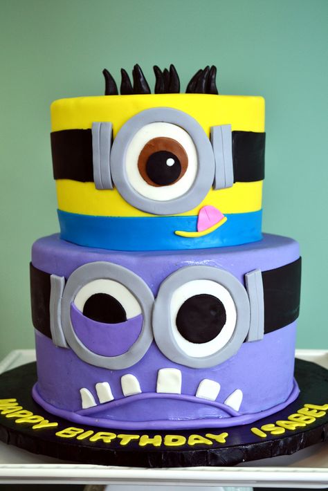 Purple Minion Party, Purple Minion Cake, Minion Cake Design, Ninja Turtle Birthday Cake, Minion Cakes, Evil Minion, Geek Birthday, Cake Yellow, Minion Birthday Cake