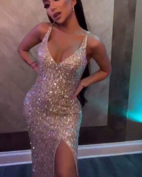 Silver Glittery Dress, Gold Glittery Dress, Diamond Prom Dresses, Nikita Dragun, Matric Dance Dresses, Matric Dance, Glittery Dress, Grade 8, Prom Looks