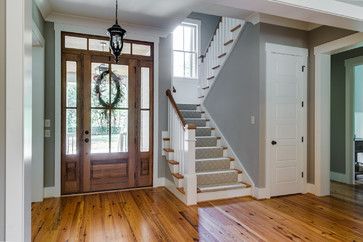 Stairs Next To Front Door, Half Turn Staircase Ideas, Half Light Front Door, Half Turn Staircase, Turning Stairs, Country Staircase, Staircase Farmhouse, Stairs Rustic, Glass Stairs Design