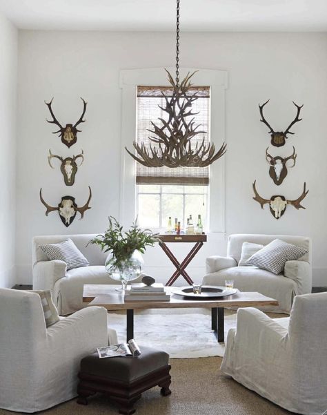 4 chairs setting Decorating With Antlers, Deer Heads, Brown Interior, Design Apartment, White Living, White Living Room, Living Room White, Design Del Prodotto, White Furniture