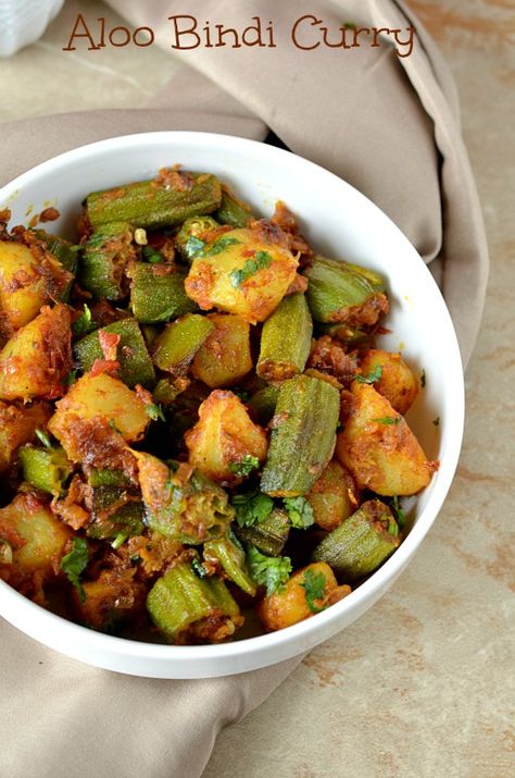 Bhindi Masala Recipe, Okra Curry, Bhindi Recipe, Bhindi Masala, Indian Vegetarian Dishes, Veg Recipes Of India, Aloo Recipes, Okra Recipes, Curry Recipes Indian