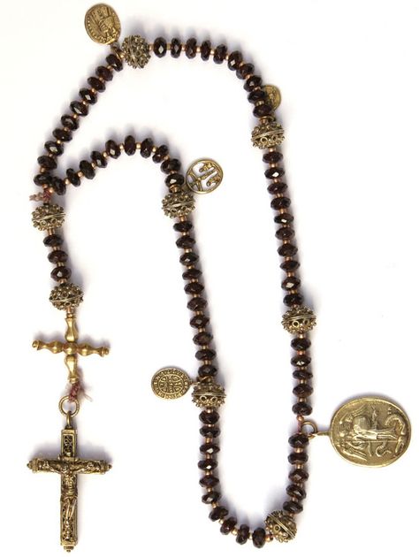 Garnet rosary from southern Germany, 17 / 18th Century. Traditional Rosary With 108 Round Beads, Antique Rosary, Antique Rosaries, Vintage Rosary Antiques, Antique Handmade Rosary As Gift, Rosary Inspired Necklace, Vintage Adjustable Rosary With Round Beads, Rosary Jewelry, Medieval Decor