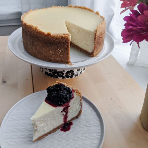 Tall Cheesecake Recipe, Cheesecake Desserts Recipes, Cheesecake Factory Recipes, Pretty Desserts, Best Cheesecake, How To Make Cheesecake, Cake Day, Cheesecake Cupcakes, Pretty Dessert