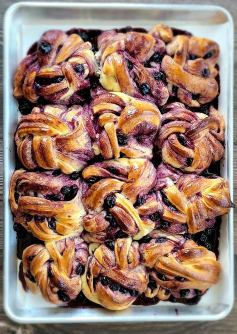 These Twisted Blueberry Sweet Rolls are truly divine. They are sticky, sweet, loaded with a juicy homemade blueberry jam that's nestled into my signature sweet roll dough creating a combination that is out of this world. Sweet Roll Dough, Blueberry Sweet Rolls, Homemade Blueberry Jam, Orange Sweet Rolls, Blueberry Jam Recipe, Pasta Salad Dressing, Pumpkin Cinnamon Rolls, 15 Minute Meals, Blueberry Jam