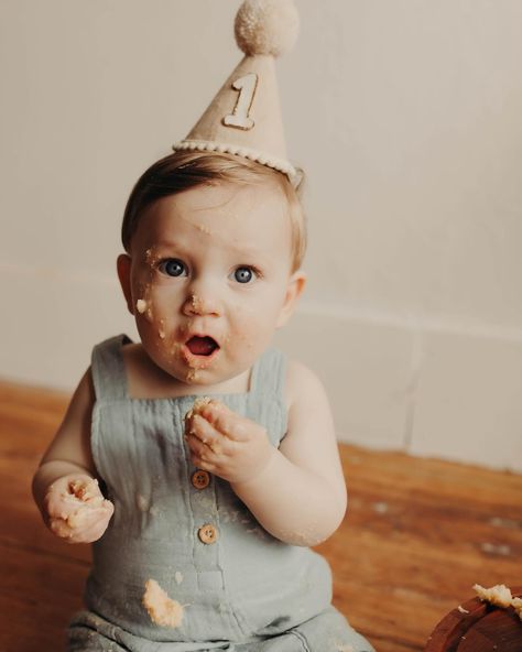 First Birthday Boy Pictures, Jameson Cake, 1st Birthday Cake Smash Photoshoot, Birthday Cake Smash Photoshoot, Fall Theme Cakes, Birthday Moodboard, Cake Smash Boy, Cake Smash Photoshoot, Smash Photoshoot