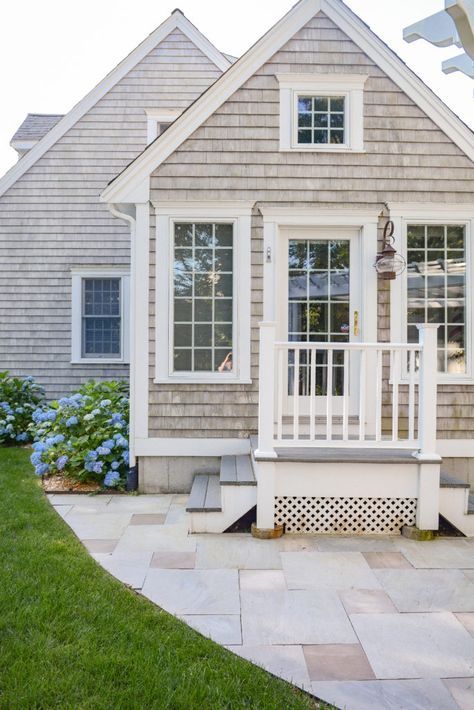 Cape Cod Exterior, Cape Cod House Exterior, Hydrangea Season, Cape Cod Cottage, Shingle House, Cape Cod Style House, Beach House Exterior, Shingle Siding, Cottage Exterior