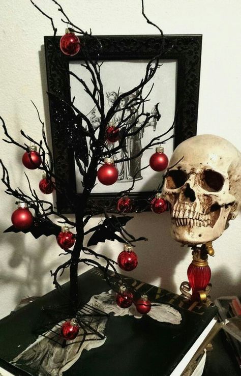 Navidad Dark, Krampus Party, Goth Xmas, Gothic Xmas, Goth Stuff, Goth Christmas, Spooky Christmas, Scary Christmas, Gothic Christmas