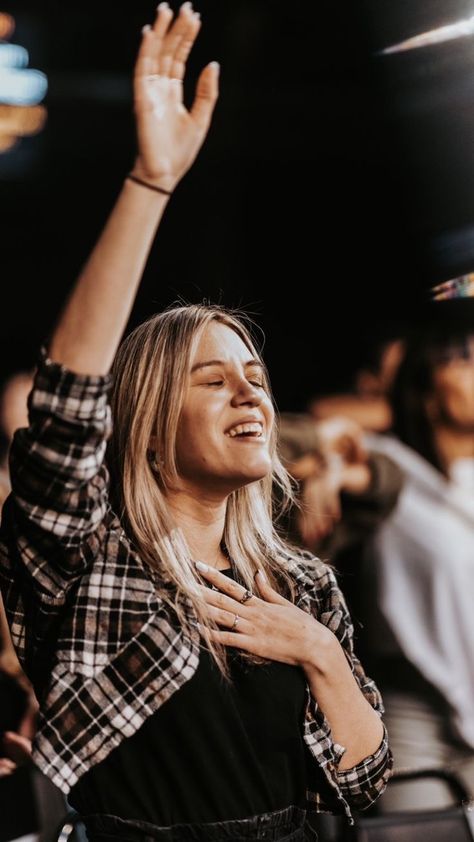 Woman Worshipping God Photography, Church Photo Ideas, Prayerful Woman, Christian Photography, Prayer Images, Proverbs 31 Women, Church Backgrounds, Expressions Photography, Throne Of Grace