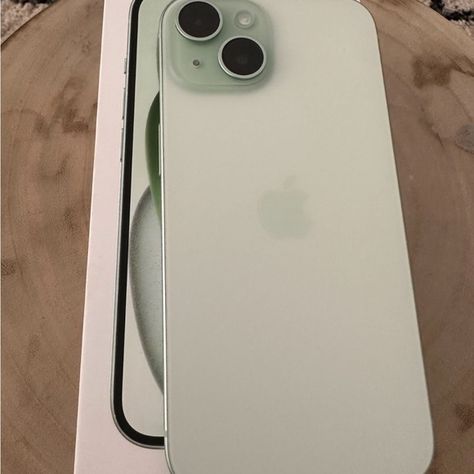 iPhone 15 green Iphone 15 Plus Green, Iphone 15 Green, Sage Aesthetic, Iphone Gifts, Dream Phone, Iphone Aesthetic, I Phone, Iphone 12, Iphone 15