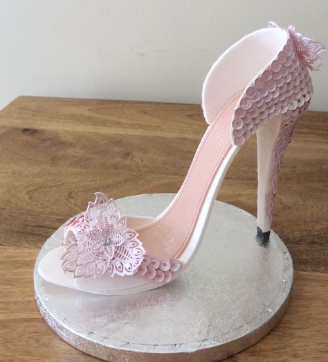 Lace and sequin gumpaste high heel shoe Gum Paste Shoe, Shoe Box Cake, High Heel Cakes, Fondant Shoes, Cake Shoes, Sequin Cake, Shoes Cake, Shoe Cakes, Purse Cake