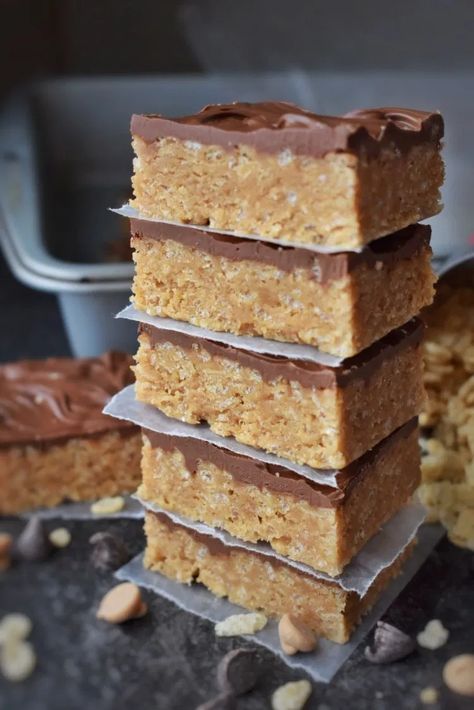 Best Ever Scotcheroos, Rice Crispy Scotcheroos, Scotchies Rice Krispies, Covered Rice Krispie Treats, Chocolate Covered Rice Krispie Treats, Scotcheroos Recipe, Forest Food, Dance Around The Kitchen, Rice Krispie Bars