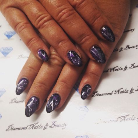 Black purple and white marble effect nails Dark Purple Marble Nails, Marble Nails Short, Purple White Nails, Nails Short Purple, Marble Effect Nails, Purple Marble Nails, Black Marble Nails, Purple Marble, Black And White Marble