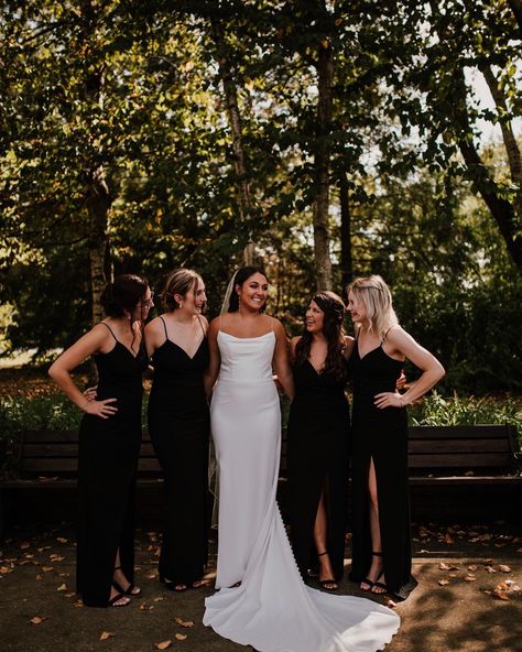 Black Bridesmaid Dresses Outdoor Wedding, Maid Of Honor Black Dress, Black Bridesmaid Dresses Aesthetic, Maid Of Honor Dress Black, Maid Of Honor Dress Different, Black Maid Of Honor Dress, Black Bridesmaid Dress Mismatched, Bridesmaids Dresses Black, Bridesmaid Dresses Black