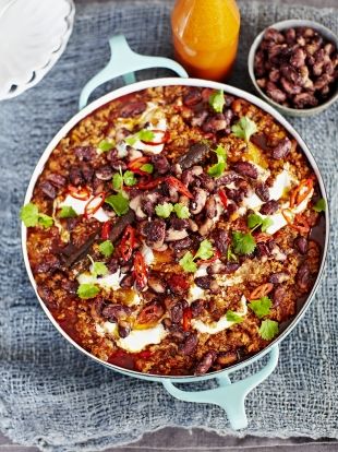 A cracking homemade chilli con carne recipe. this may be the best chilli recipe ever – crispy kidney beans, fresh herbs and smoky paprika. What a combo! Best Chilli Recipe, Slow Cooked Chilli, Mexican Beans Recipe, Mexican Beans, Chilli Con Carne Recipe, Chili Con Carne Recipe, Con Carne Recipe, Homemade Chilli, Bean Recipe