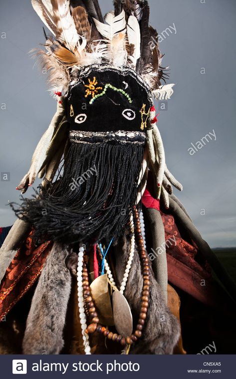 Shaman Clothing, Mongolian Shaman, Assassin Costume, Shamanic Art, Spirit Medium, Houses Of The Holy, Chara Design, Majoras Mask, Image Processing