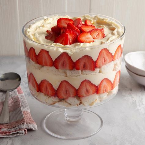 I won first prize in a dairy recipe contest with this tasty strawberry trifle. You can double the recipe and make two for large groups. —Norma Steiner, Monroe, Wisconsin Traditional Easter Desserts, Trifle Cake, Trifle Dessert Recipes, Strawberry Trifle, Strawberry Dessert Recipes, Shortcake Recipe, Trifle Desserts, Dessert Simple, Trifle Recipe