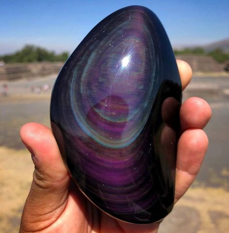 Rainbow Obsidian, Stone World, Obsidian Stone, Cool Rocks, Wonderful Picture, Minerals And Gemstones, Rocks And Gems, Crystals Minerals, Minerals Crystals