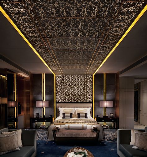 Top-level views, extravagant bathtubs, and white glove service make these the hotel suites the rooms to book the next time you travel to Hong Kong. | archdigest.com Asian Bedroom, Lighting Architecture, Interior Hotel, Couple Room, Classical House, Hotel Suite Luxury, Asian Interior, Most Luxurious Hotels, Inspiring Interiors